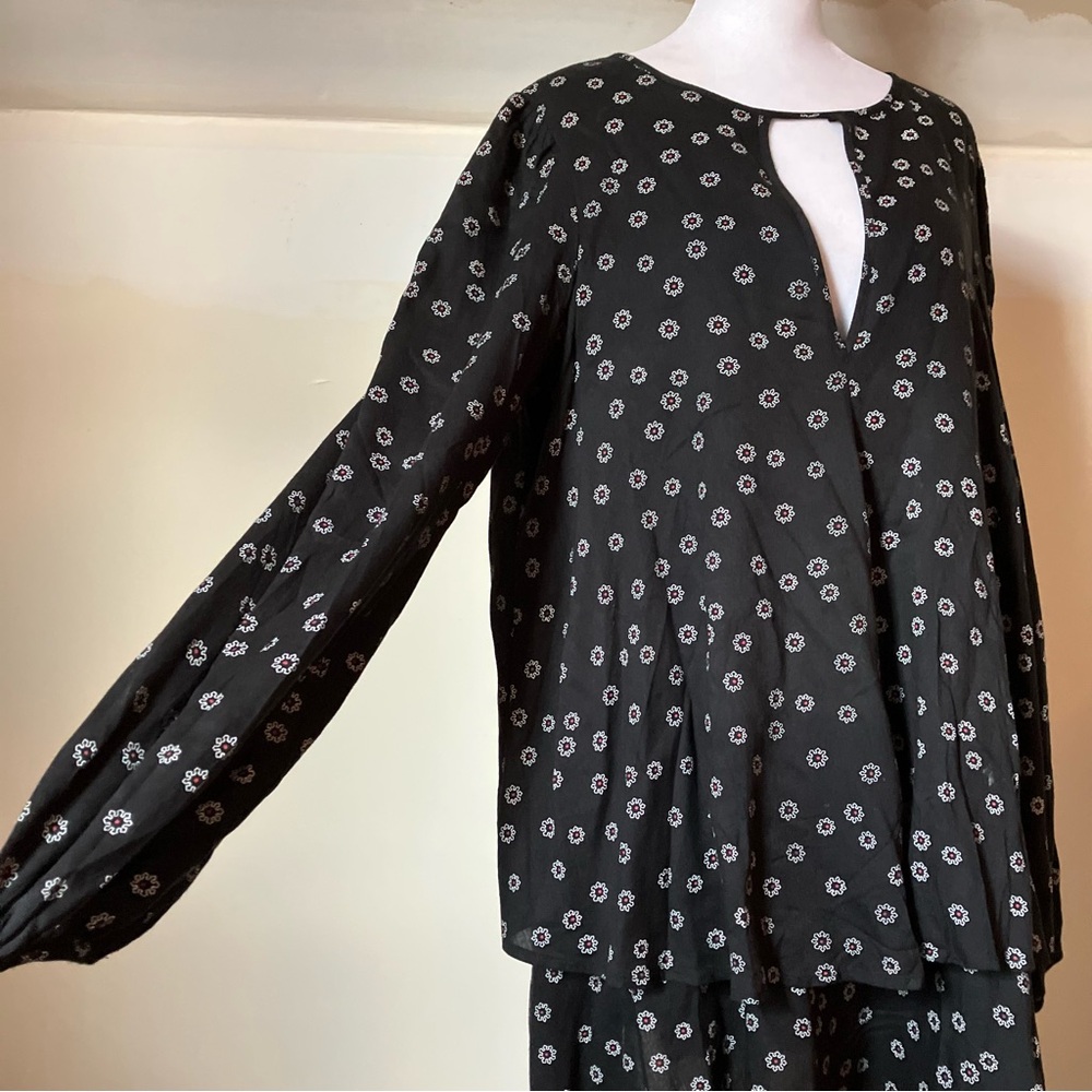 Free People Beck Black Floral Tiered Long Sleeve Dress size Medium - Picture 6 of 11